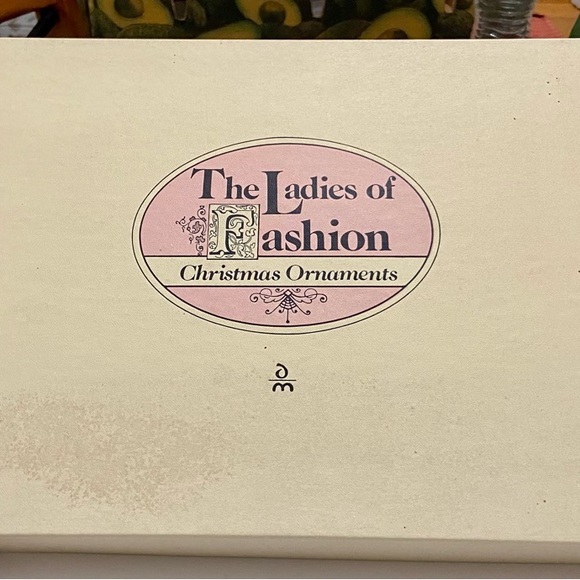 Vintage Danburry Mint-The Ladies of Fashion Dolls- Christmas Ornaments # 9 - Picture 12 of 12